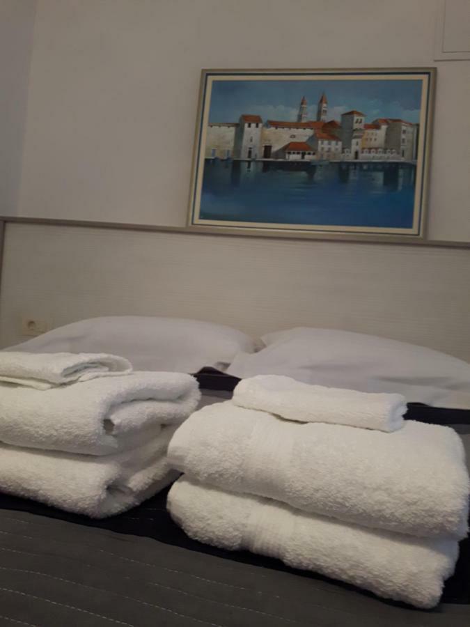 Apartments Nika Trogir Luaran gambar