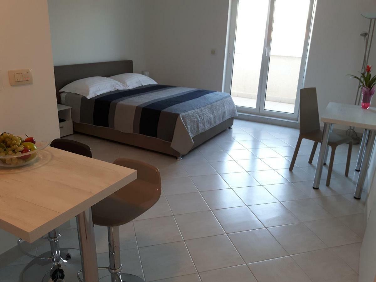Apartments Nika Trogir Luaran gambar
