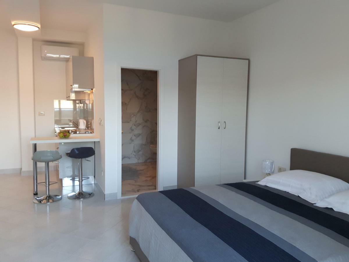 Apartments Nika Trogir Luaran gambar