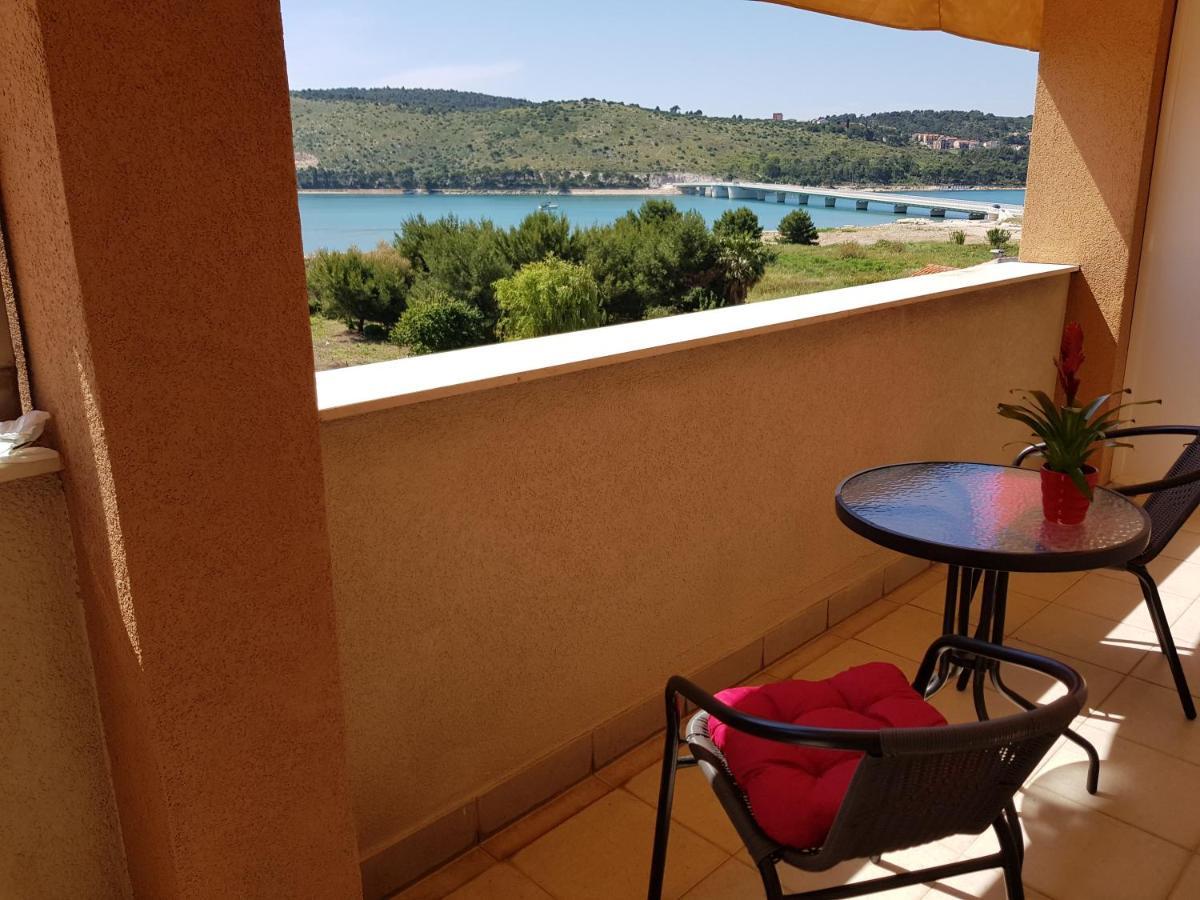 Apartments Nika Trogir Luaran gambar